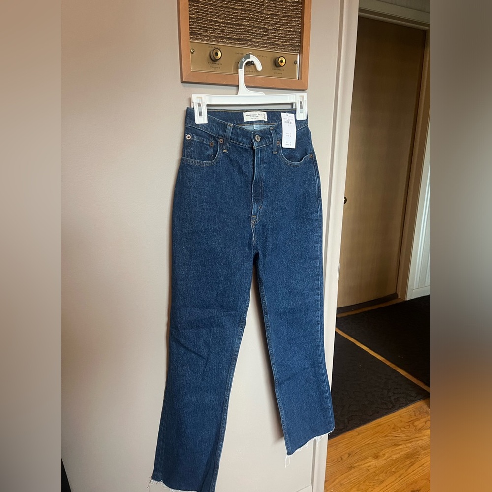 NWT Abercrombie & Fitch Curve Love 90s Straight Ultra High Rise Jeans